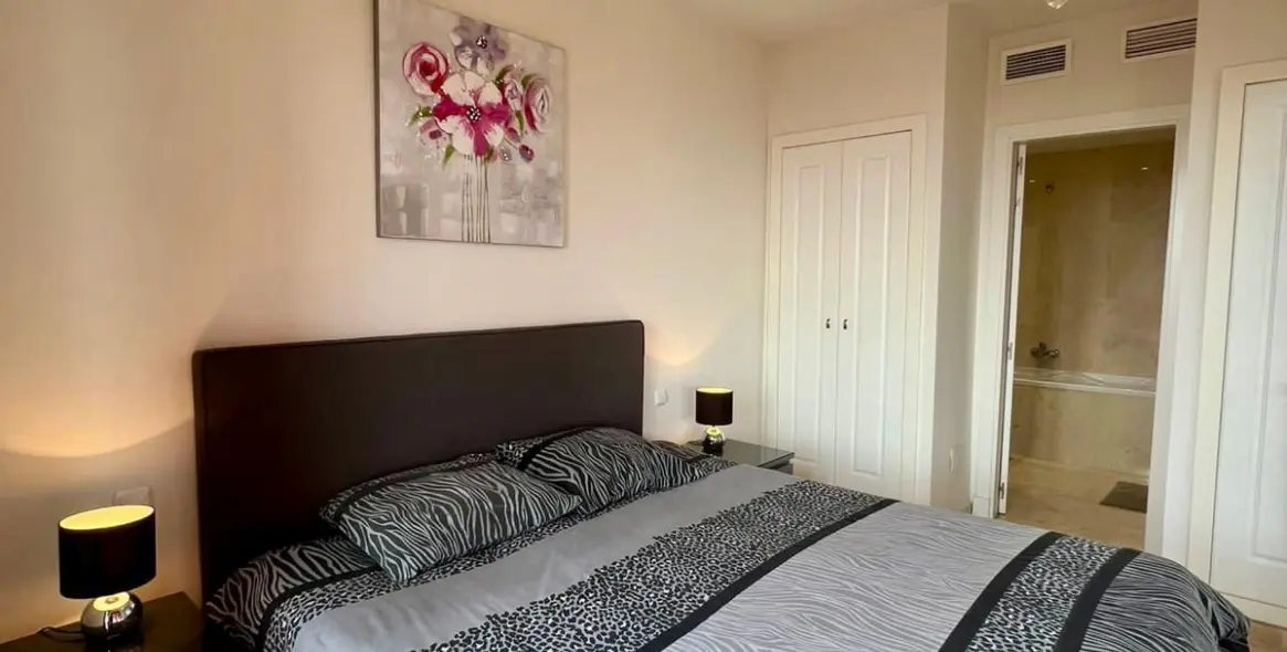 Продажа апартаментов на среднем этаже в Calahonda 14