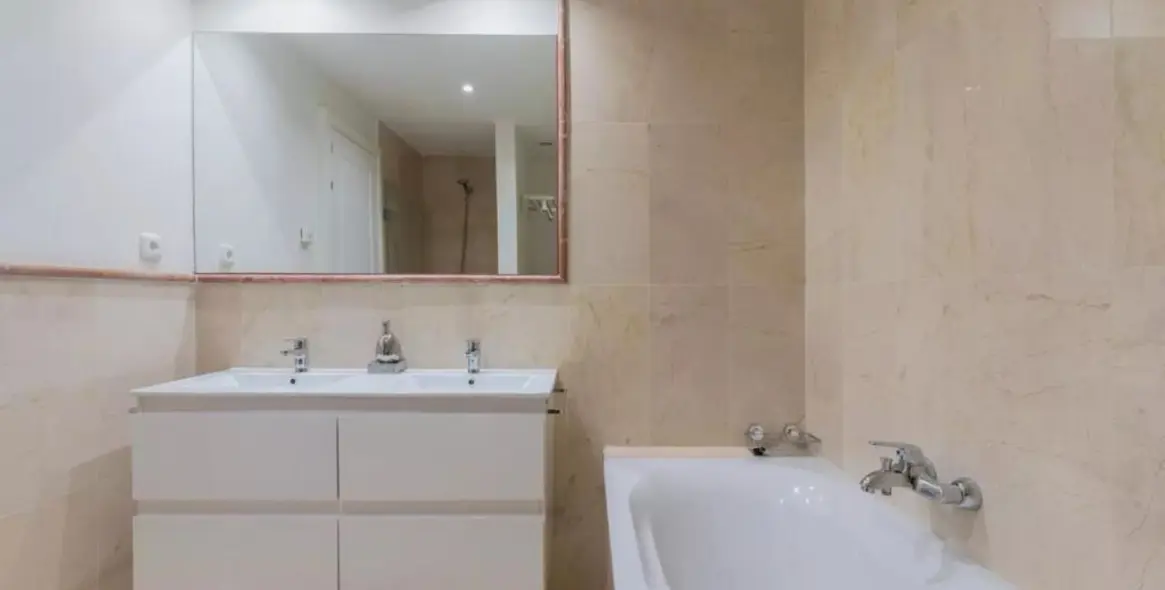 Продажа апартаментов на среднем этаже в Calahonda 15