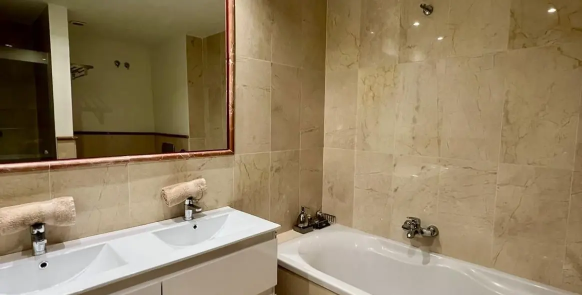 Продажа апартаментов на среднем этаже в Calahonda 16