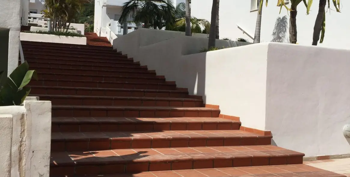 Sale of duplex in Estepona 2