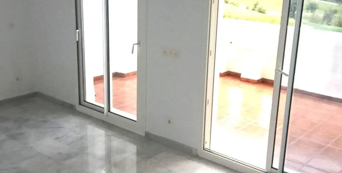 Sale of duplex in Estepona 5