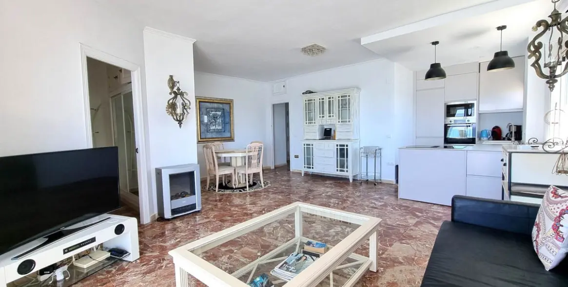 Продажа апартаментов на среднем этаже в Calahonda 10