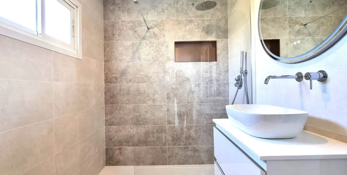 Продажа апартаментов на среднем этаже в Calahonda 13