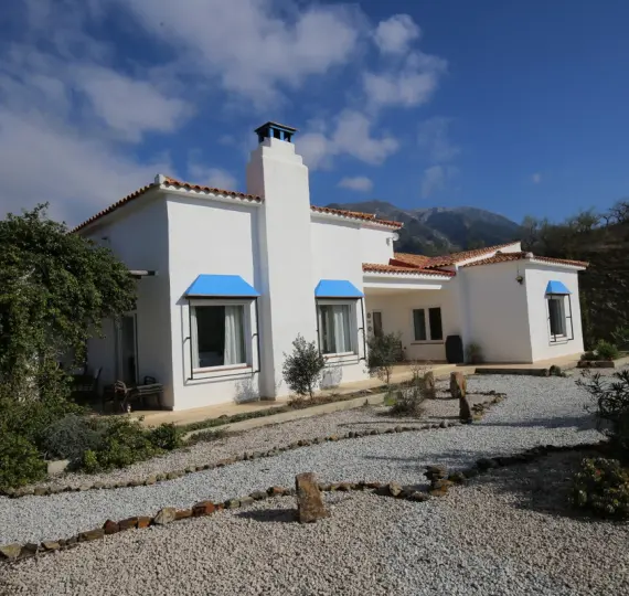 Sale of detached villa in Alcaucín