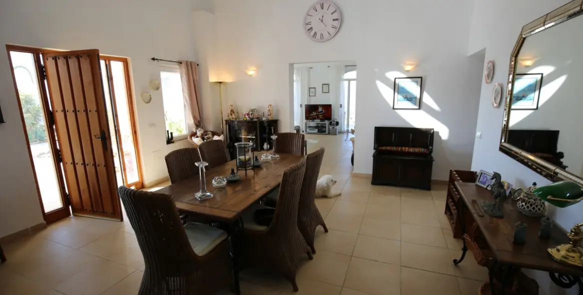 Sale of detached villa in Alcaucín 4