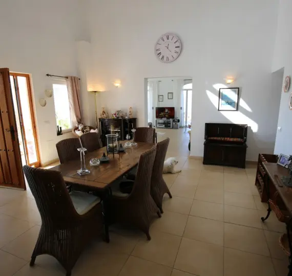 Sale of detached villa in Alcaucín