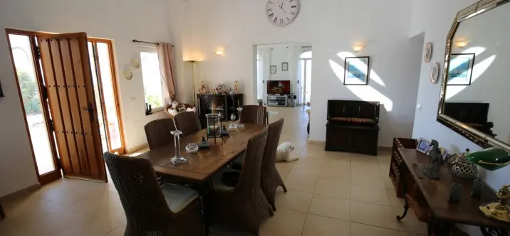 Sale of detached villa in Alcaucín 3