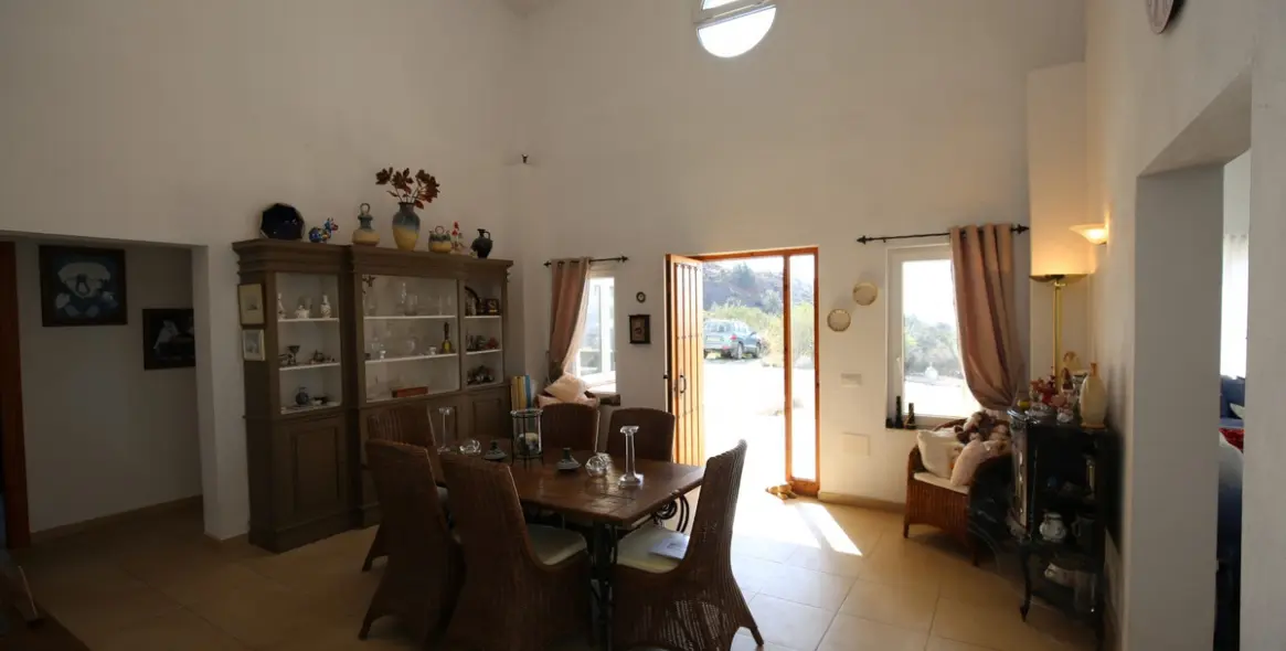 Sale of detached villa in Alcaucín 6