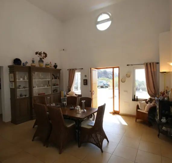 Sale of detached villa in Alcaucín