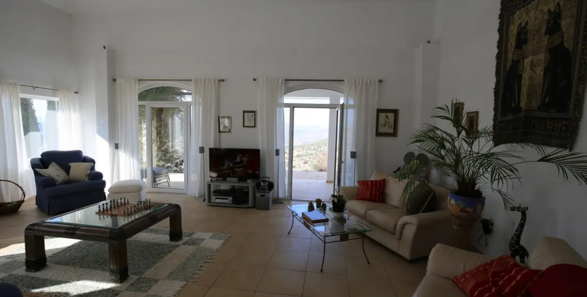 Sale of detached villa in Alcaucín 9