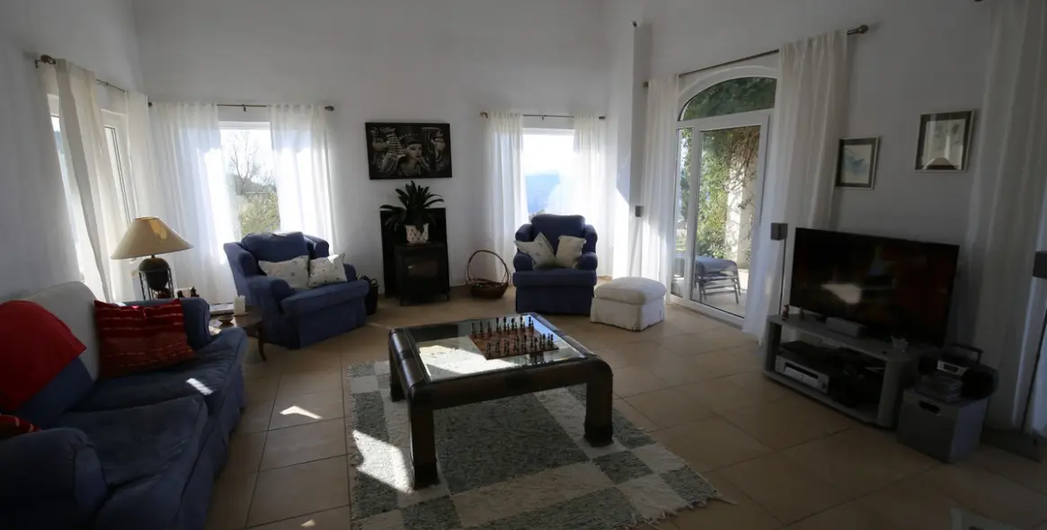 Sale of detached villa in Alcaucín 12