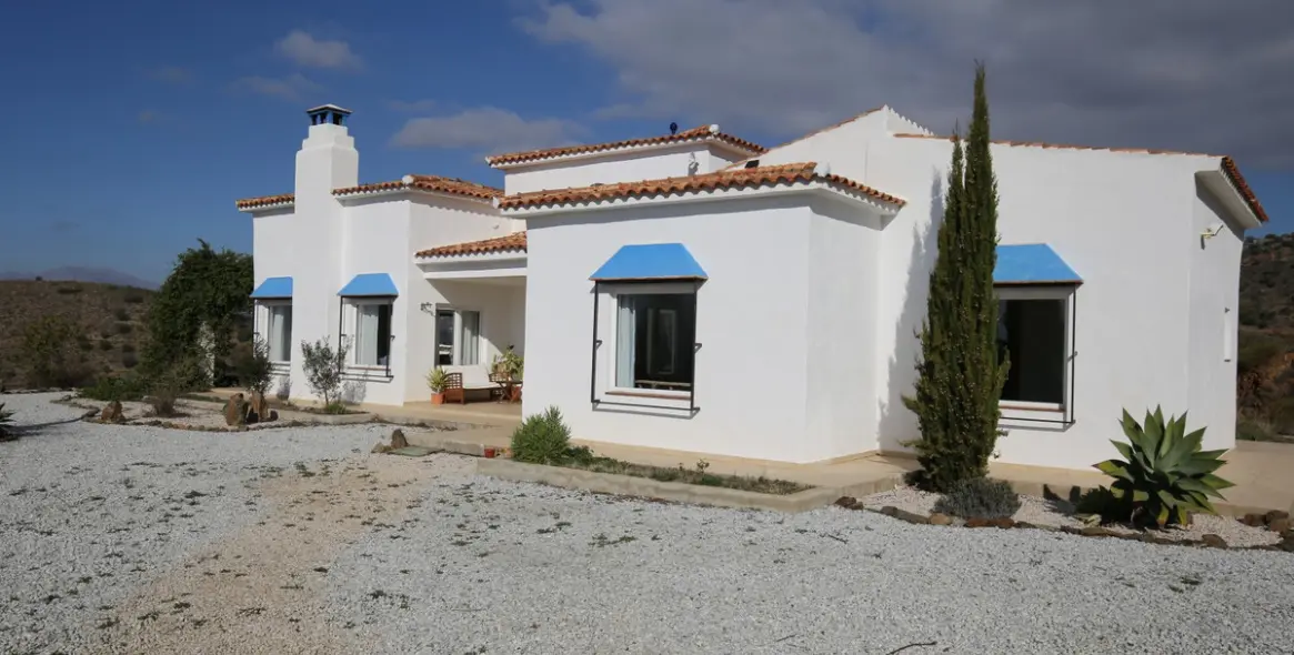 Sale of detached villa in Alcaucín 26