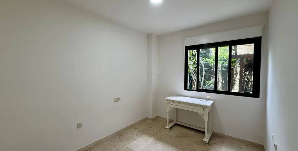 Sale of ground floor apartment in Cancelada 13