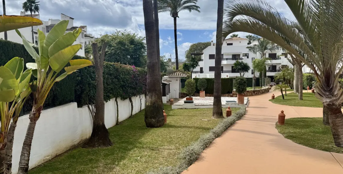 Sale of ground floor apartment in Cancelada 19