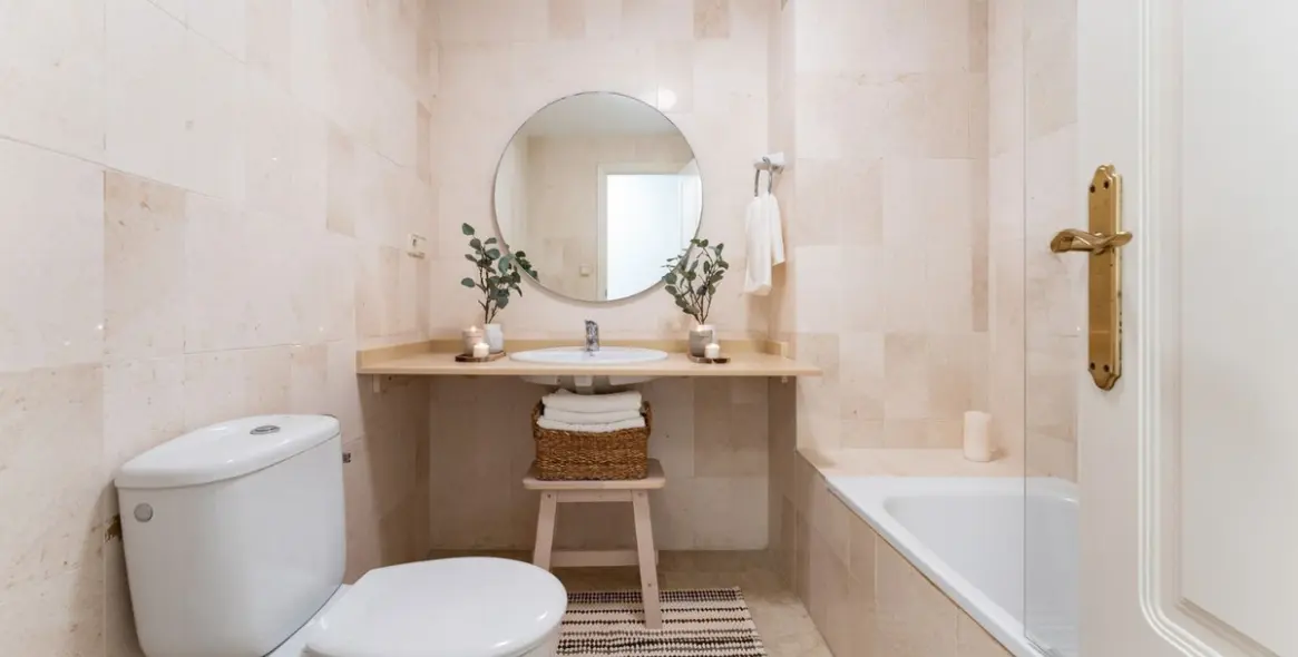 Sale of ground floor apartment in Cancelada 40