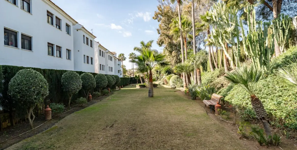 Sale of ground floor apartment in Cancelada 62