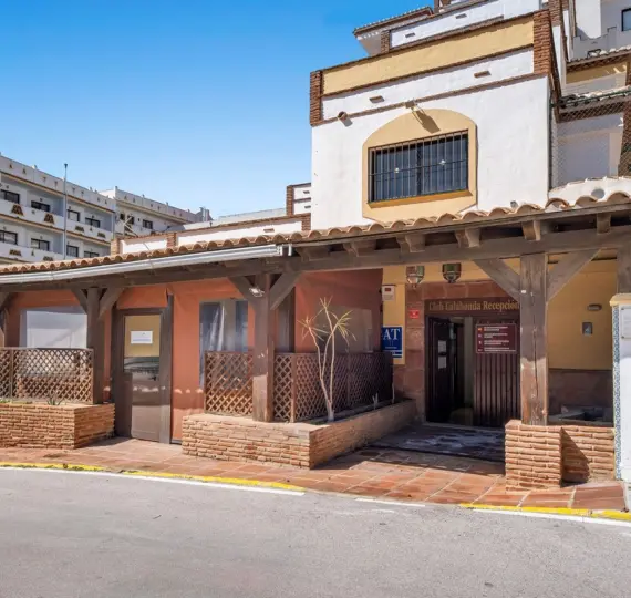 Venta de local comercial en Calahonda