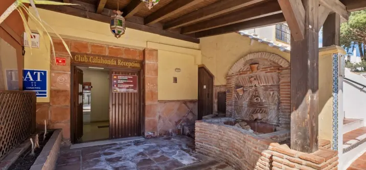 Venta de local comercial en Calahonda 2