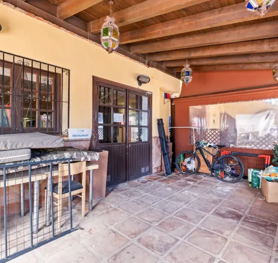 Venta de local comercial en Calahonda