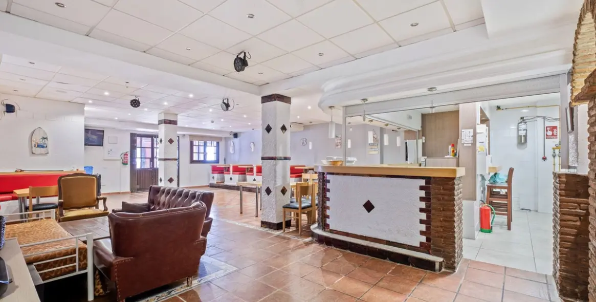 Sale of commercial premises in Calahonda 10