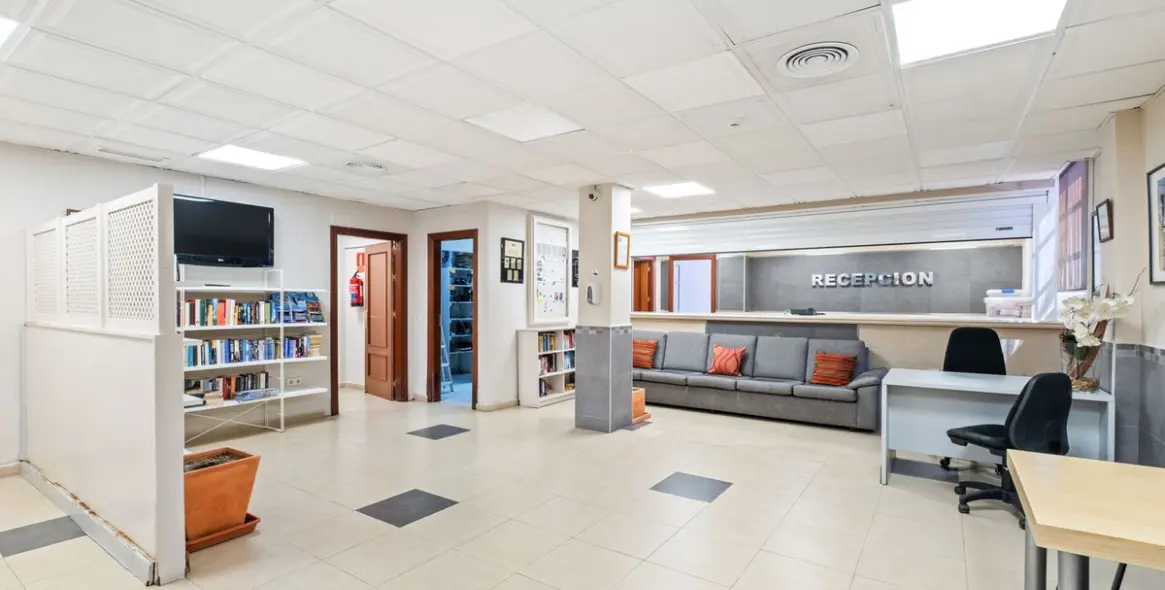 Sale of commercial premises in Calahonda 16