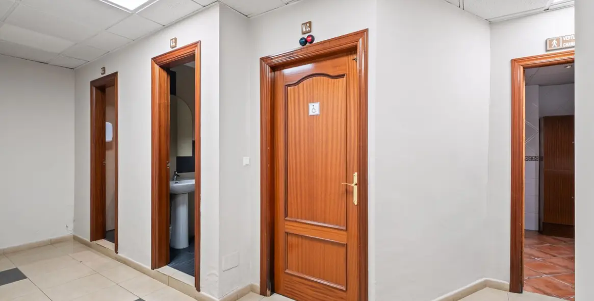 Sale of commercial premises in Calahonda 20