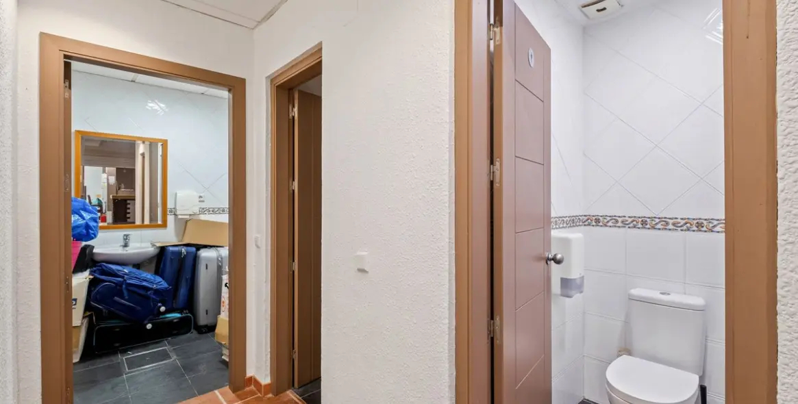 Продажа коммерческого помещения в Calahonda 25