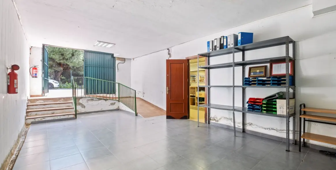 Продажа коммерческого помещения в Calahonda 27