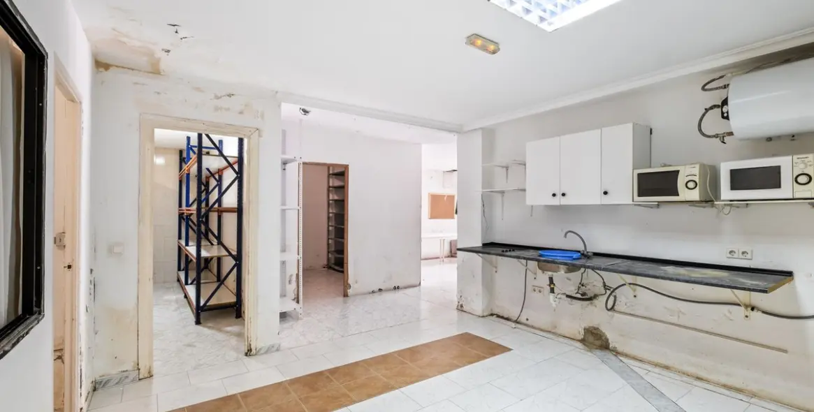 Продажа коммерческого помещения в Calahonda 29