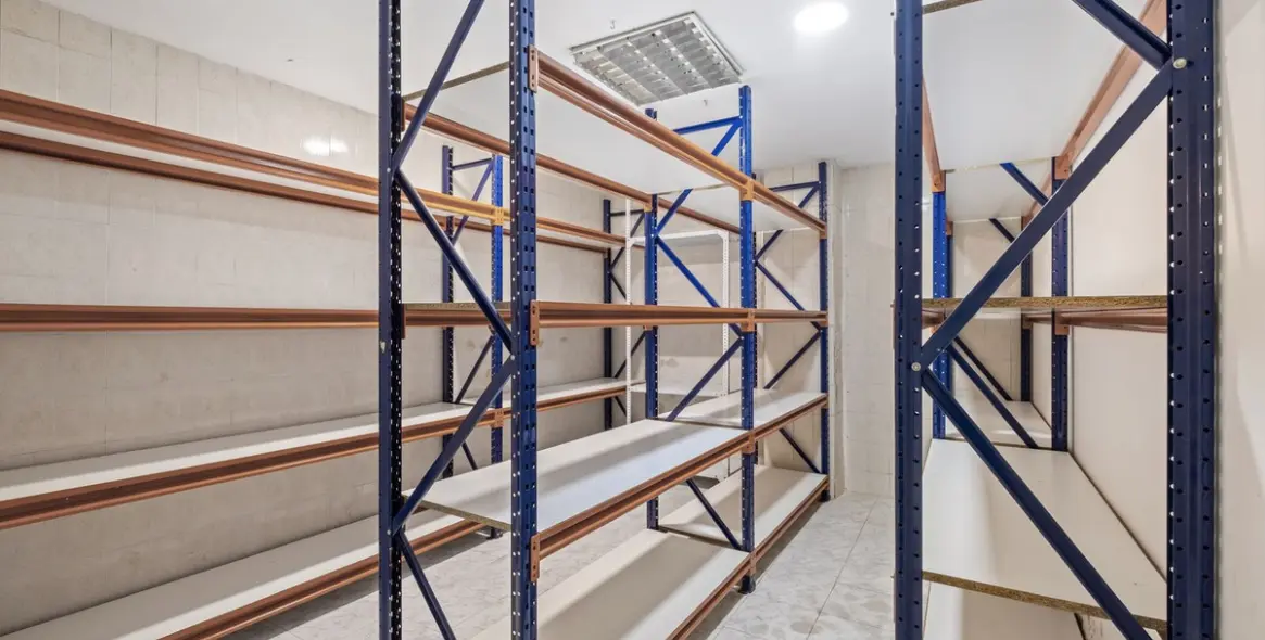 Продажа коммерческого помещения в Calahonda 32