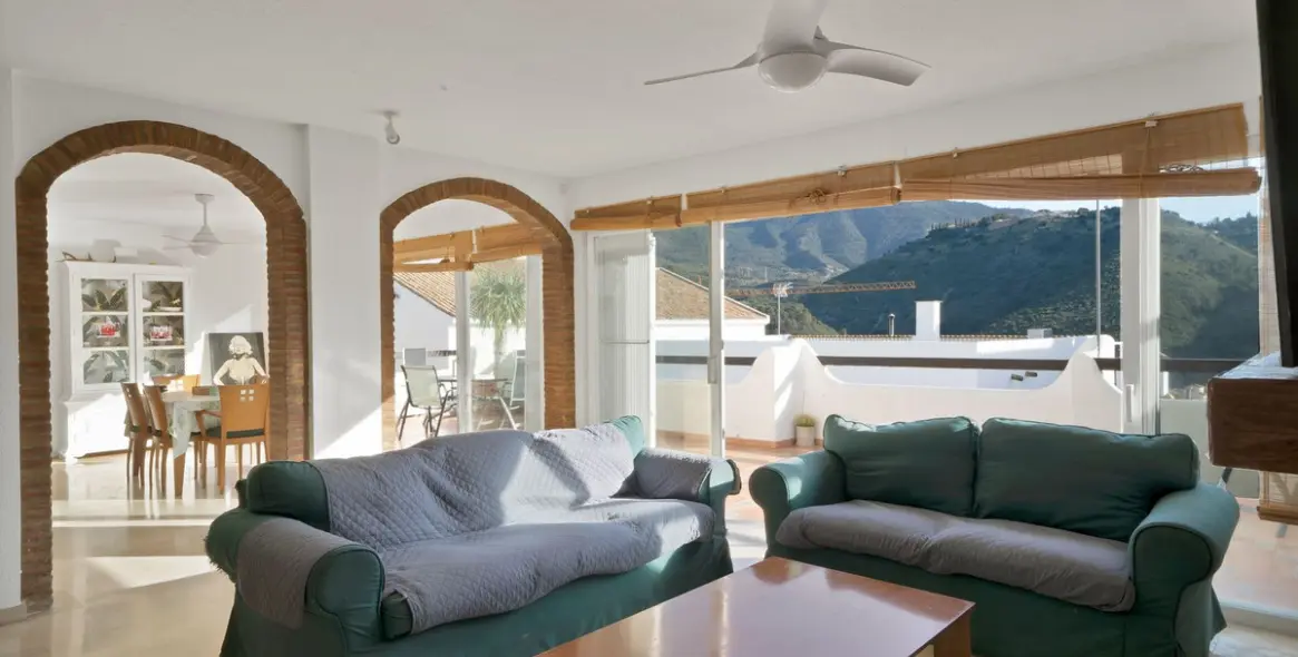 Sale of ground floor apartment in Benahavís 3