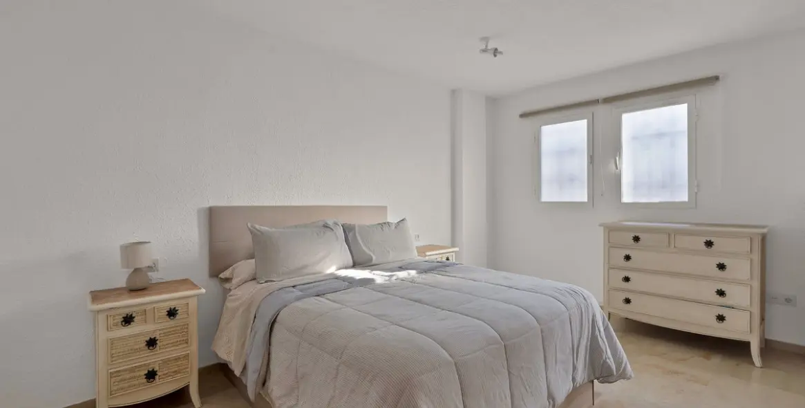 Sale of ground floor apartment in Benahavís 6