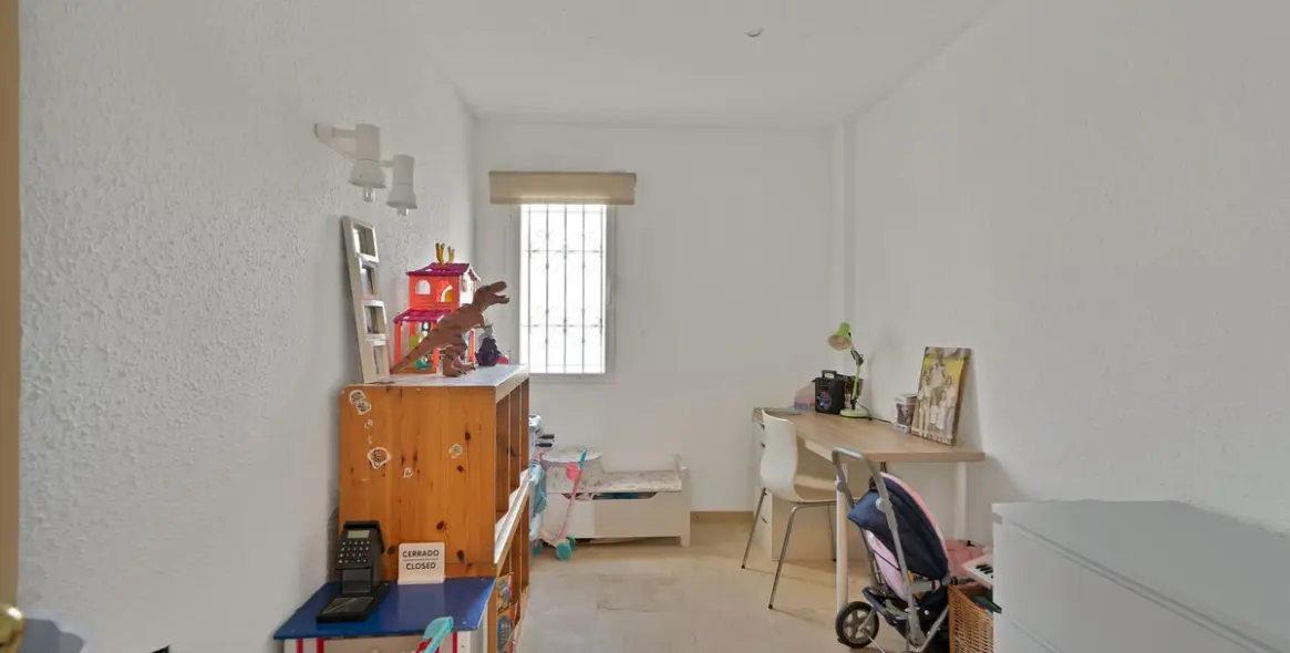 Sale of ground floor apartment in Benahavís 7