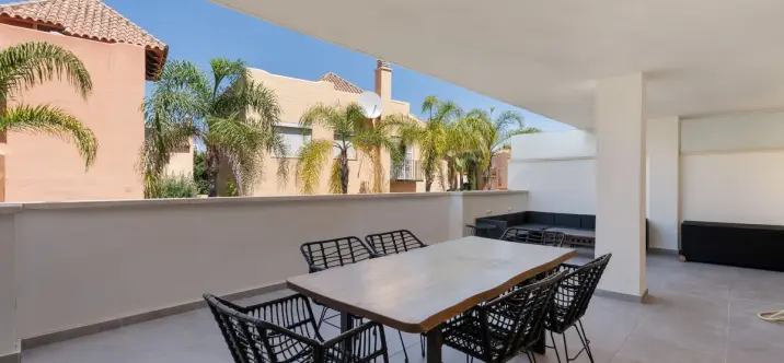 Sale of middle floor apartment in Nueva Andalucía 1