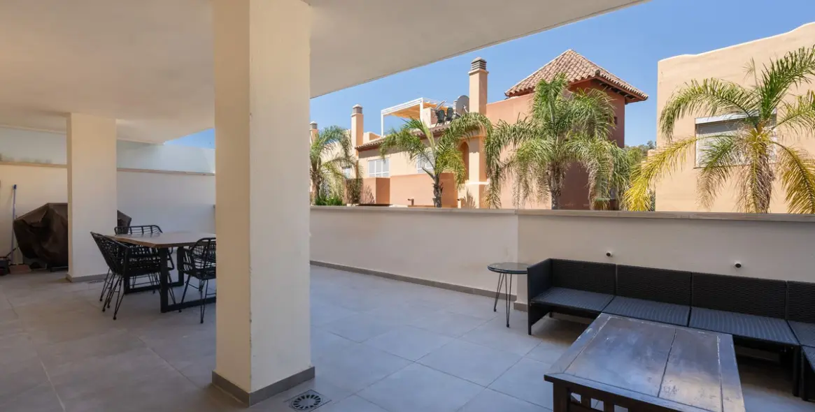 Продажа апартаментов на среднем этаже в Nueva Andalucía 4