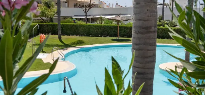 Sale of middle floor apartment in Nueva Andalucía 4