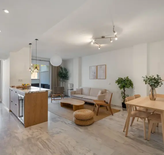 Sale of middle floor apartment in Nueva Andalucía