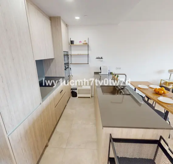 Sale of middle floor apartment in Martiricos