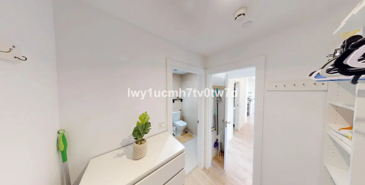 Sale of middle floor apartment in Martiricos 20