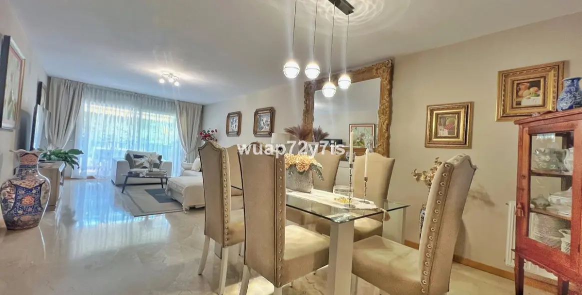 Venta de apartamento en planta baja en Guadalmina Alta 2