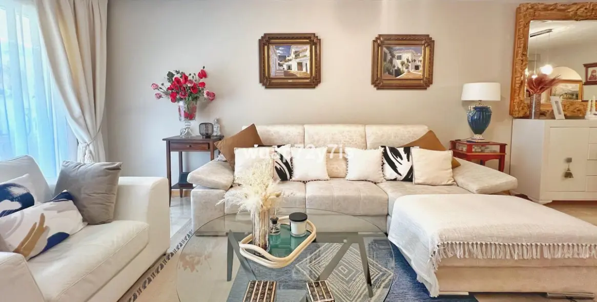 Venta de apartamento en planta baja en Guadalmina Alta 4