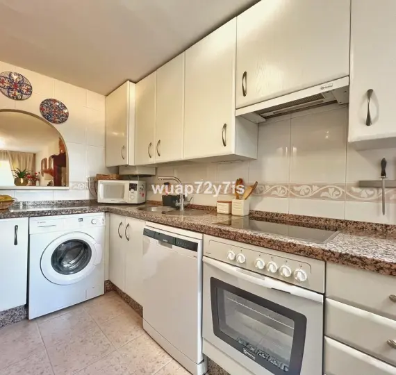 Venta de apartamento en planta baja en Guadalmina Alta