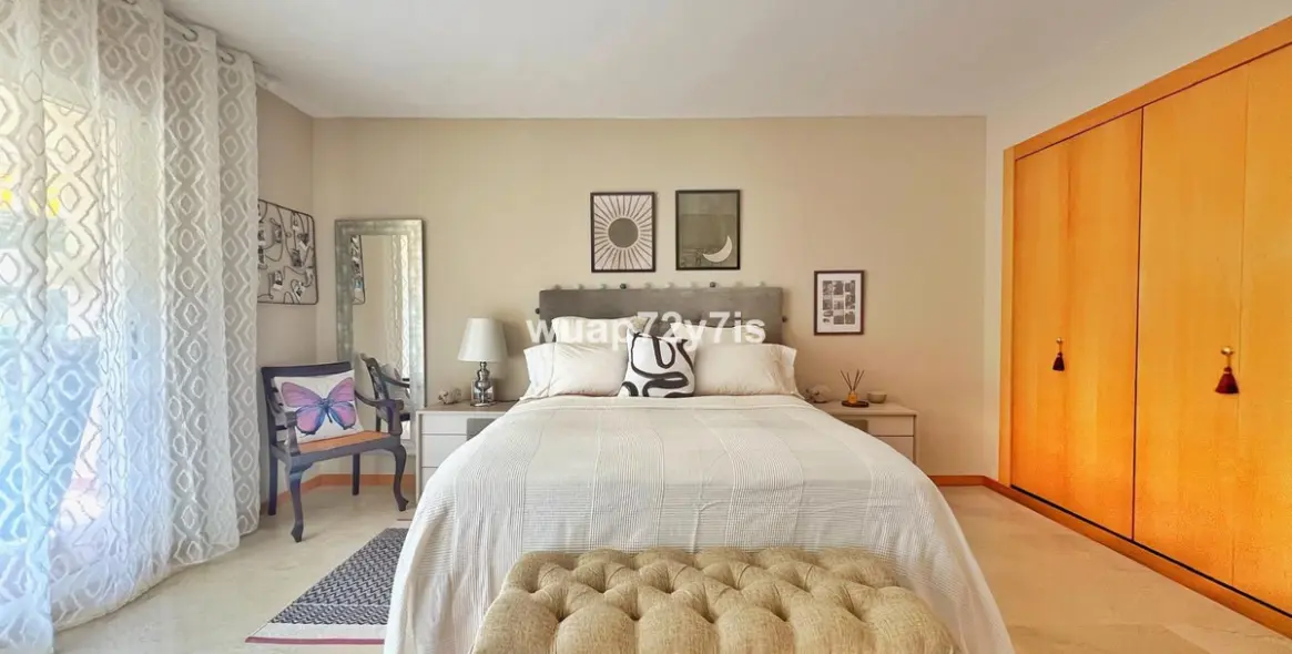 Venta de apartamento en planta baja en Guadalmina Alta 10