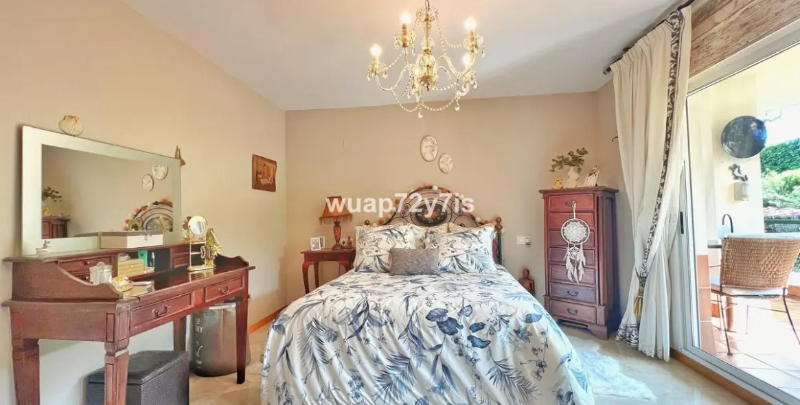 Venta de apartamento en planta baja en Guadalmina Alta 13