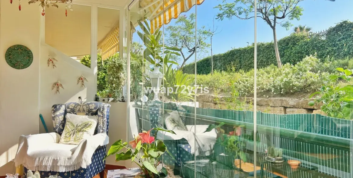 Sale of ground floor apartment in Guadalmina Alta 23