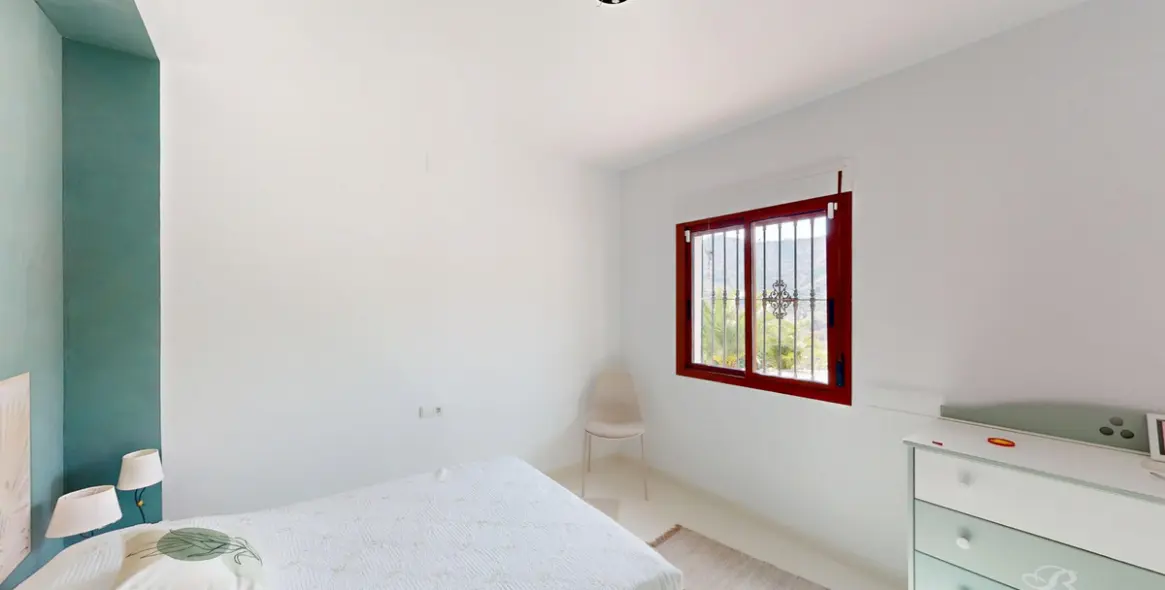 Sale of detached villa in Arenas 6