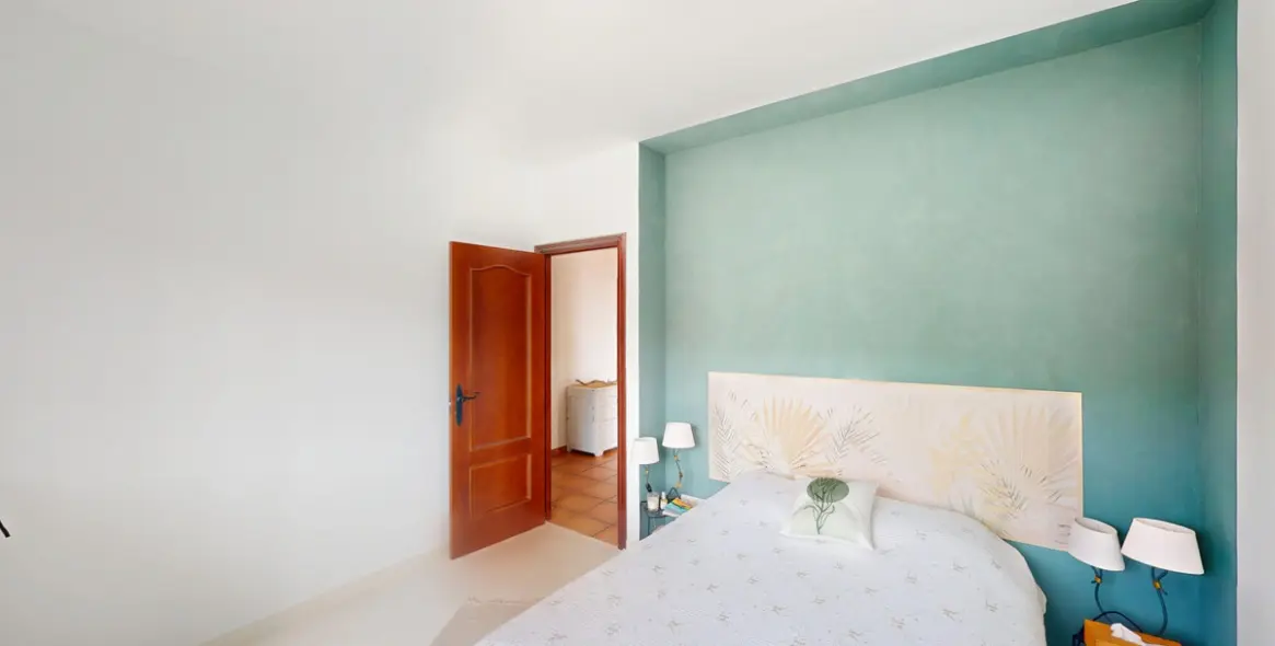 Sale of detached villa in Arenas 7