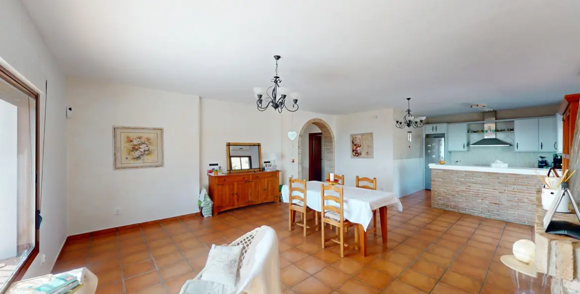Sale of detached villa in Arenas 15