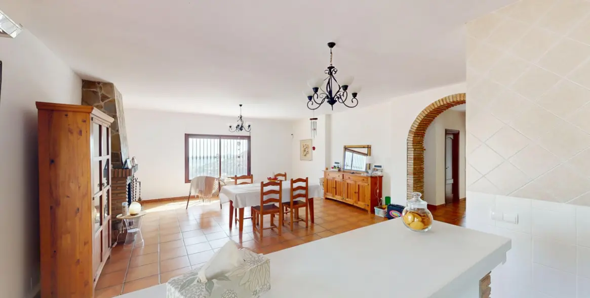 Sale of detached villa in Arenas 19