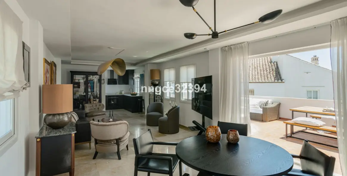 Продажа пентхауса в New Golden Mile 4